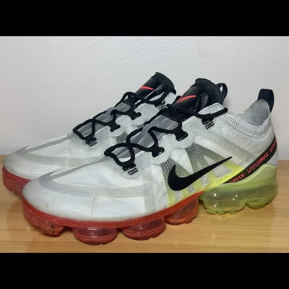 Size 9.5 - Nike Air Vapormax 2019 Pure Platinum Black Crimson‎ Mens AR6631-007 - Picture 6 of 9